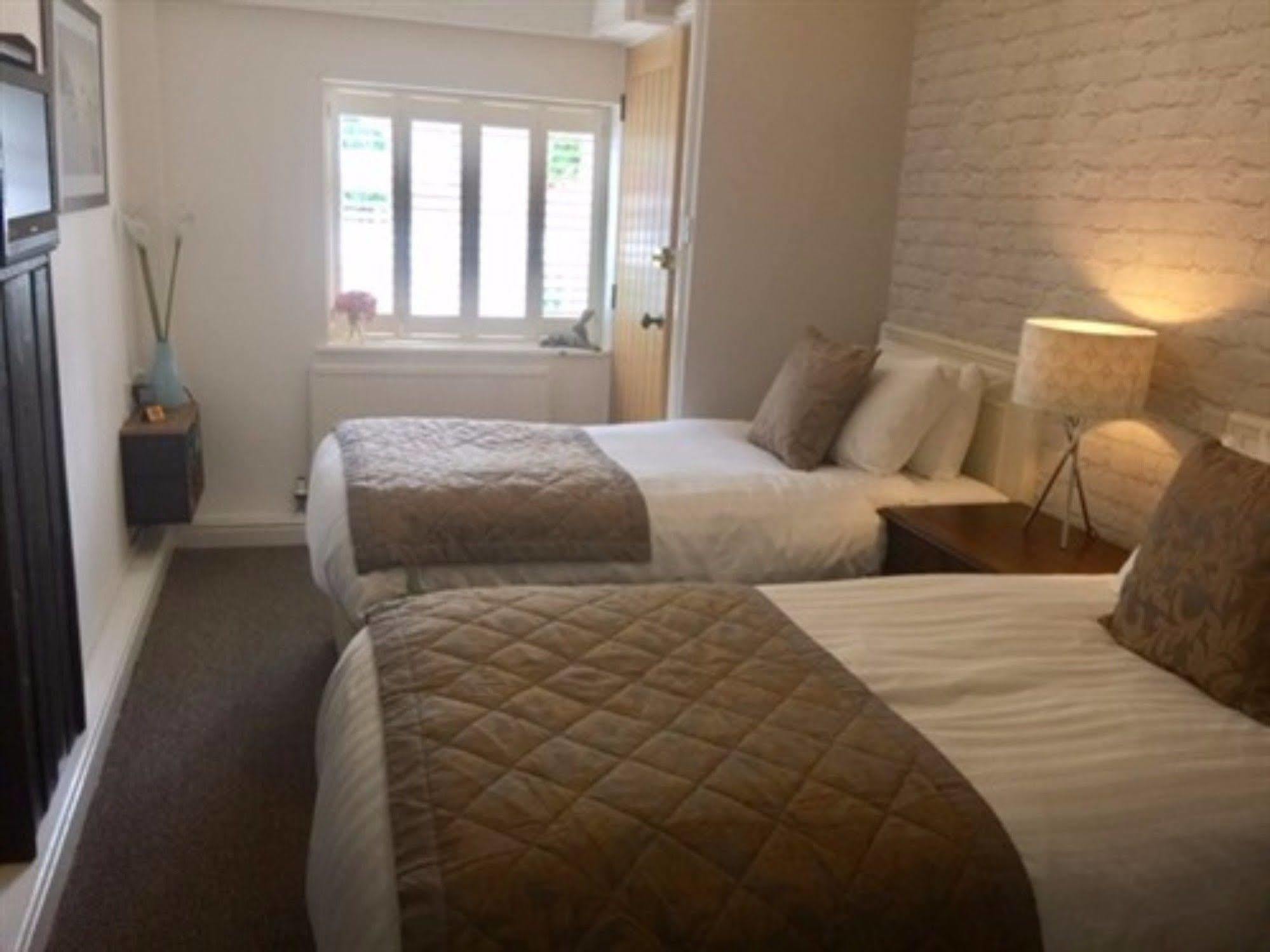 The Swan Inn Нантуич Екстериор снимка