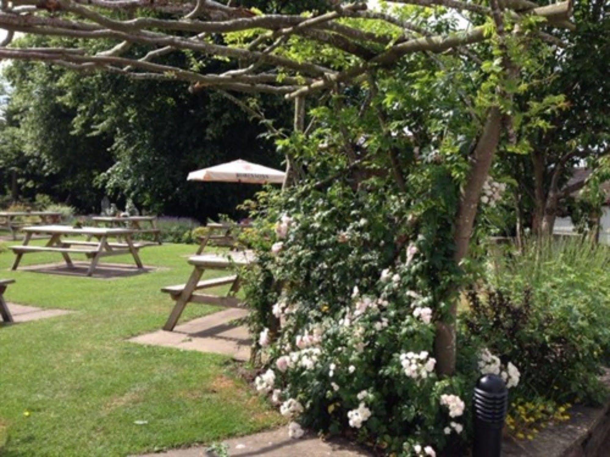 The Swan Inn Нантуич Екстериор снимка
